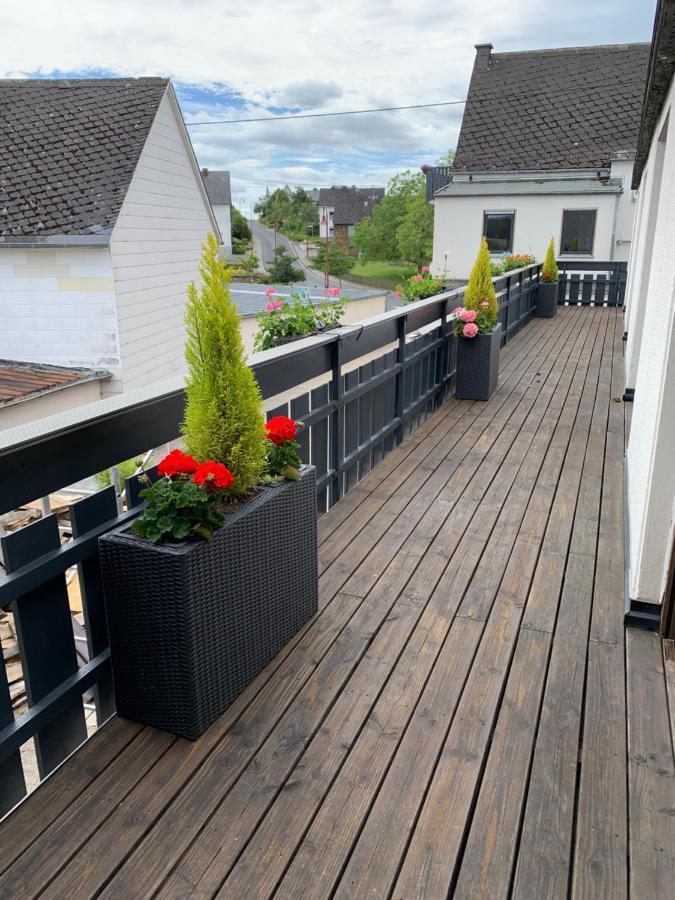 Vina Am Ring Bed & Breakfast Mannebach  Bagian luar foto