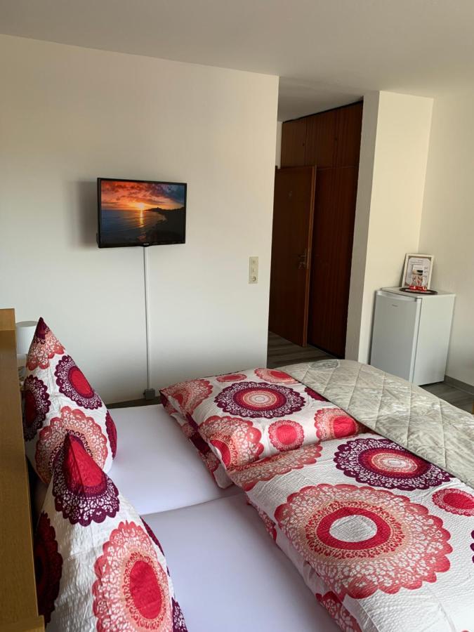 Vina Am Ring Bed & Breakfast Mannebach  Bagian luar foto