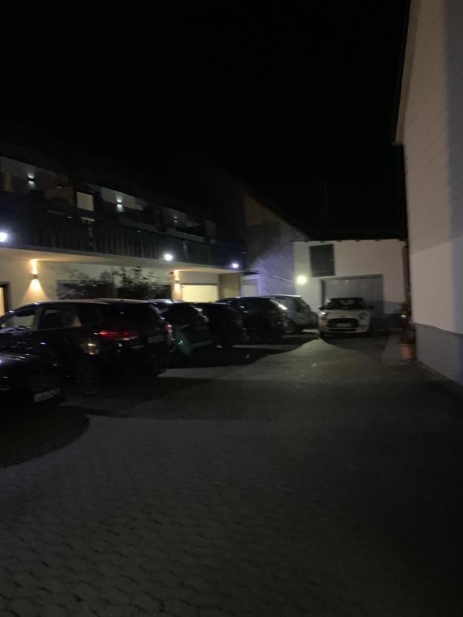 Vina Am Ring Bed & Breakfast Mannebach  Bagian luar foto