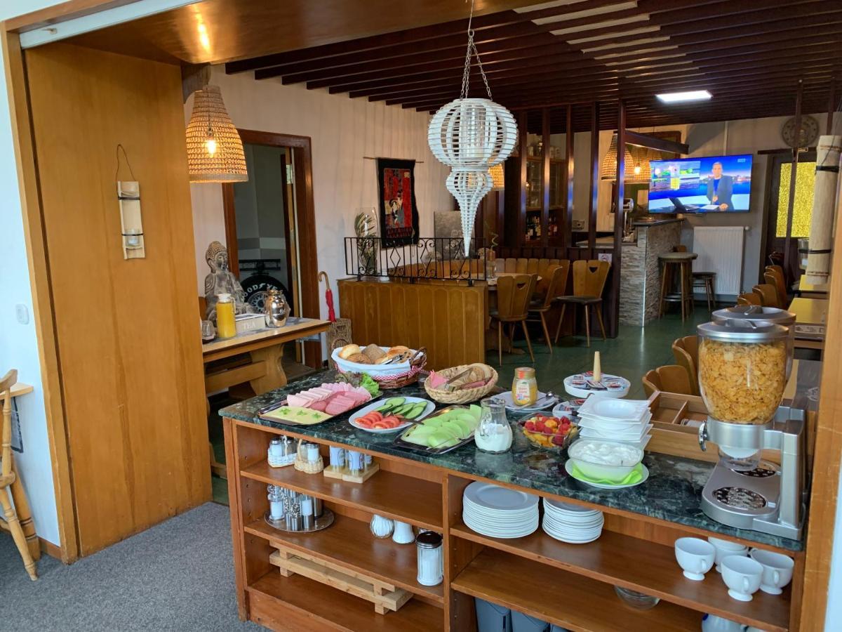 Vina Am Ring Bed & Breakfast Mannebach  Bagian luar foto