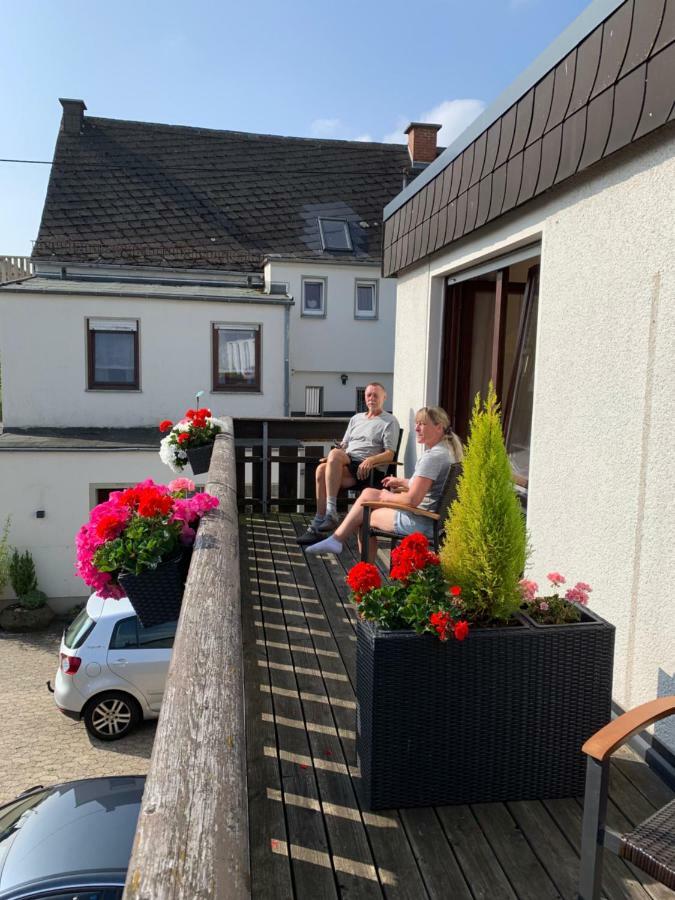 Vina Am Ring Bed & Breakfast Mannebach  Bagian luar foto