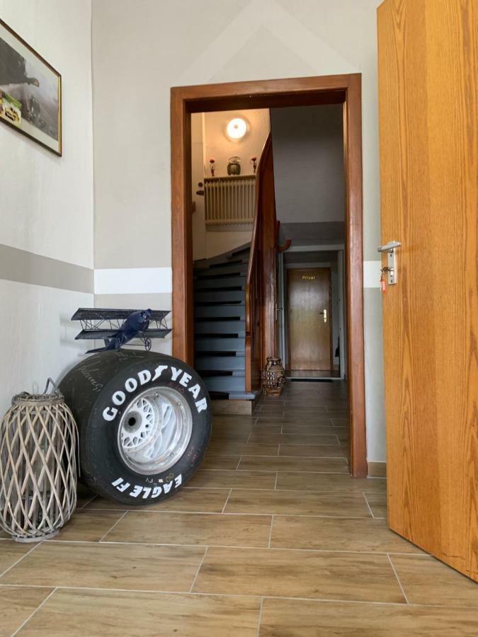 Vina Am Ring Bed & Breakfast Mannebach  Bagian luar foto