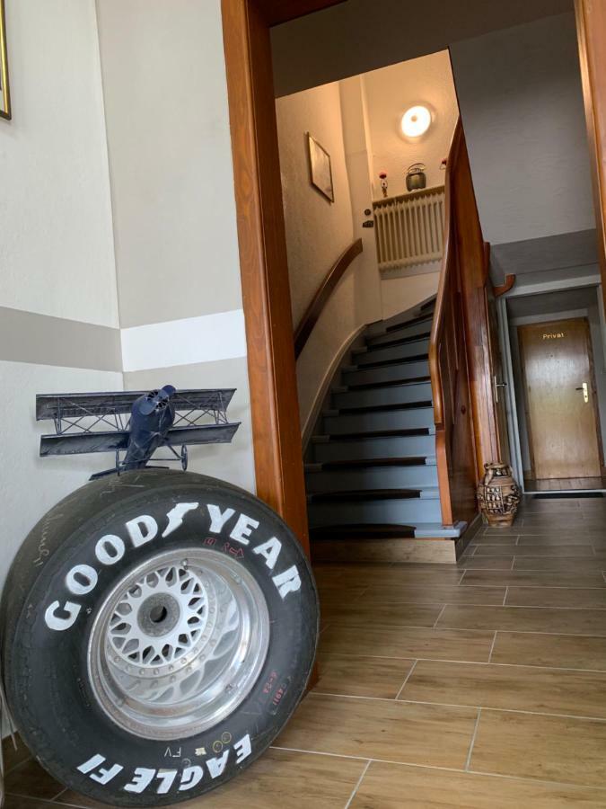 Vina Am Ring Bed & Breakfast Mannebach  Bagian luar foto