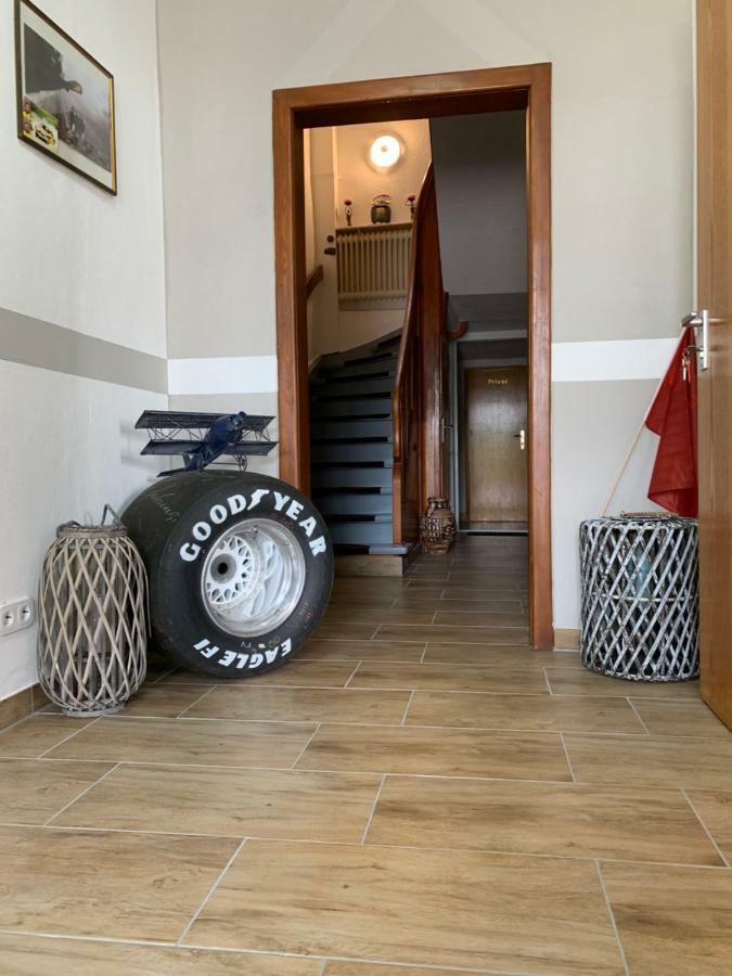 Vina Am Ring Bed & Breakfast Mannebach  Bagian luar foto