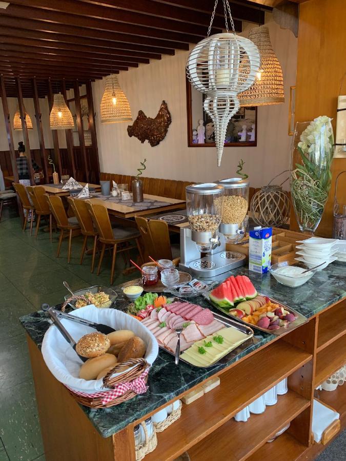 Vina Am Ring Bed & Breakfast Mannebach  Bagian luar foto